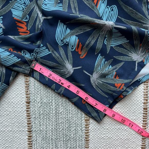 Patagonia Nine Trails Tropical Ecuador New Navy Shorts Men’s Size Small - Picture 4 of 9